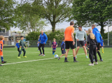 Laatste training S.K.N.W.K. JO7-1 (partijtje tegen de ouders) van maandag 27 mei 2024 (57/180)